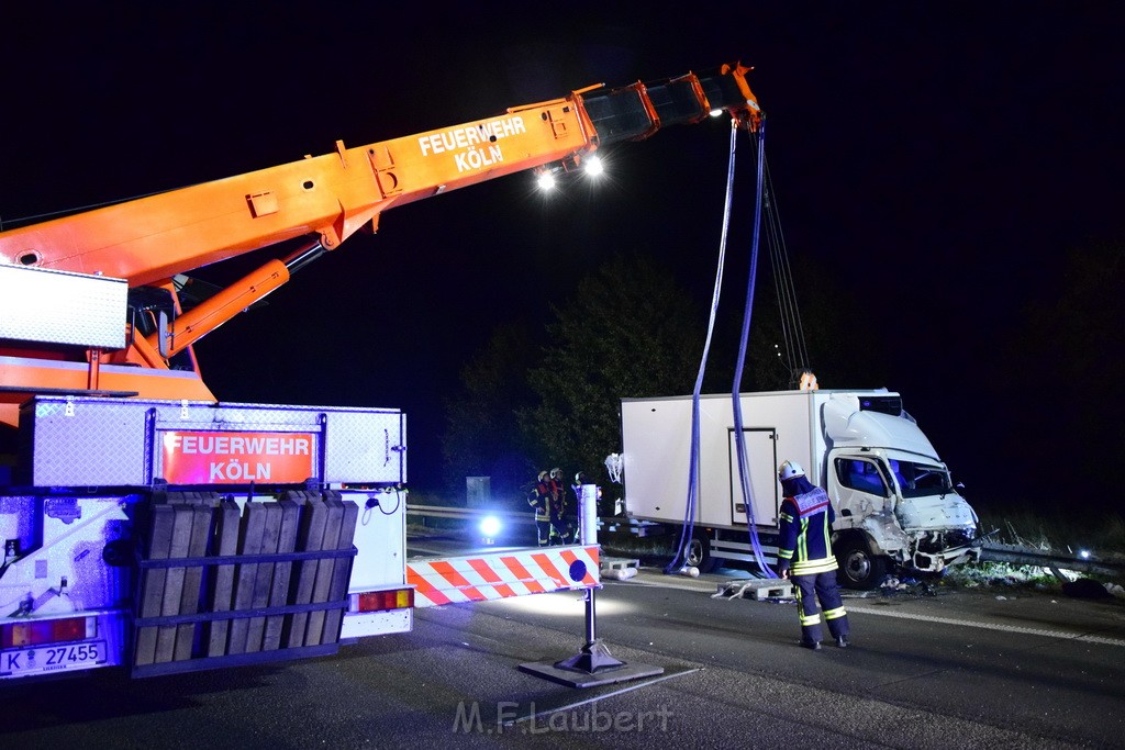 VU kleinlaster umgekippt A 4 Rich Olpe Hoehe AS Koeln Klettenberg P246.JPG - Miklos Laubert